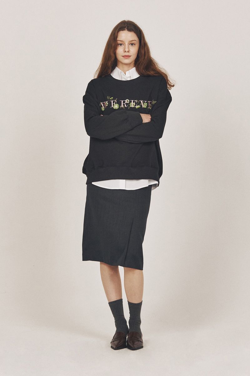 Flower Logo Embroidered Sweat shirt