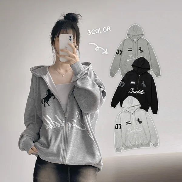 hijjoo（ハイチュー）の「Boxy Fit Two-Way Saddle Hoodie Zip-up (3 colors)（Tops）」