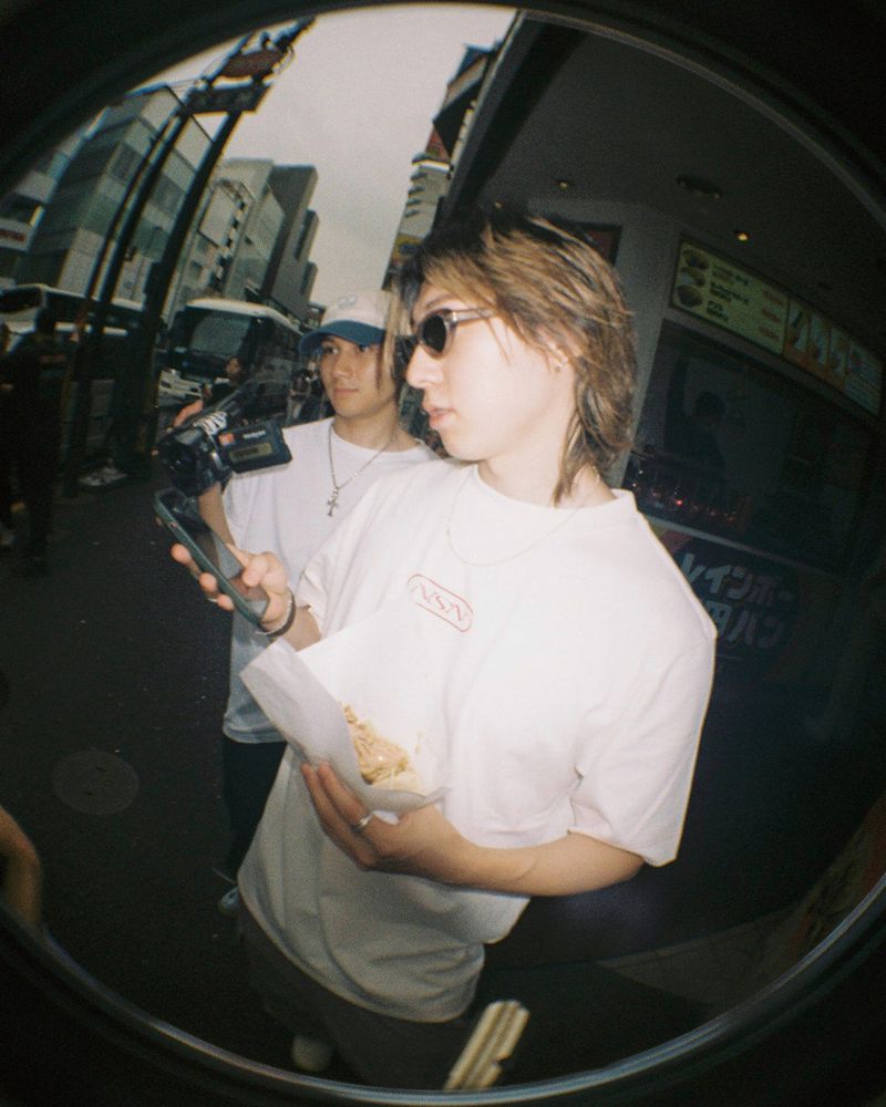 neversaynever®︎（ネバーセイネバー）の「ステッチ T-shirt / レッド（Tops）」