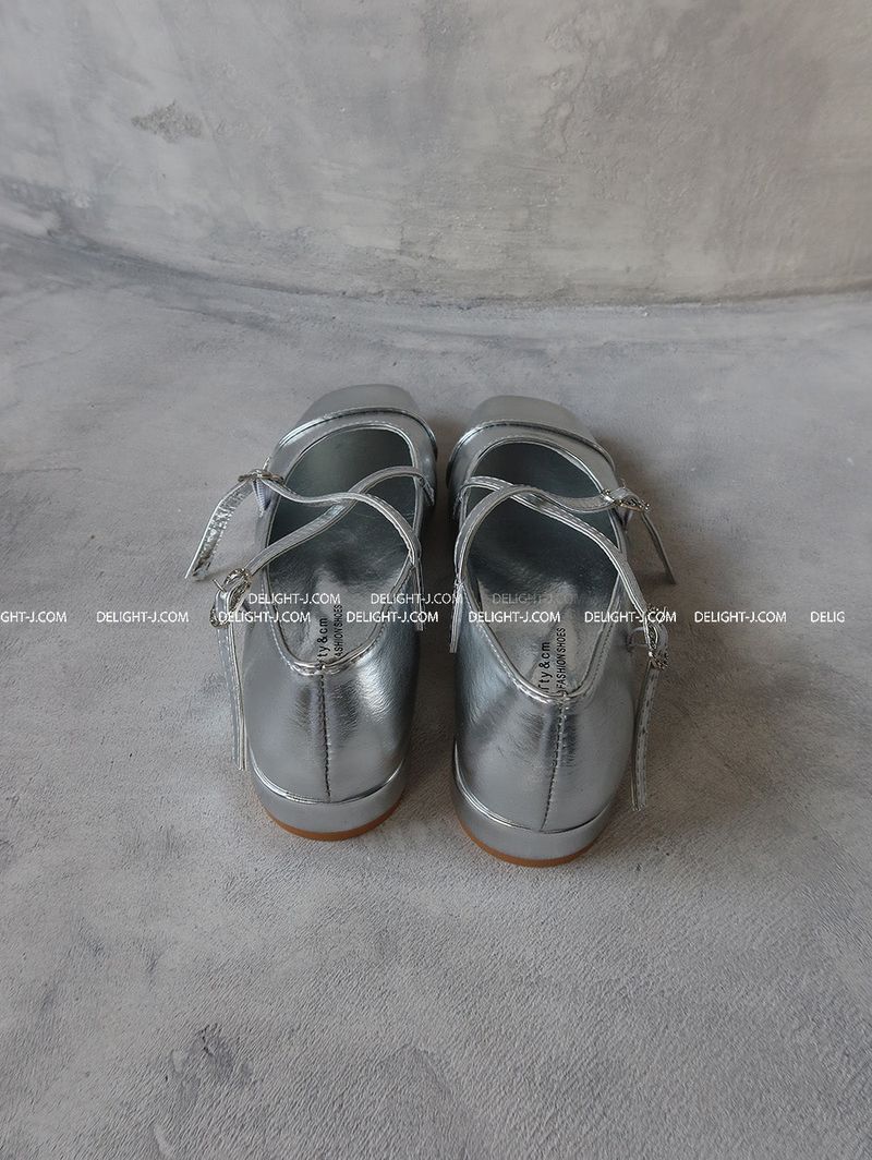 Enamel Cubic Merijane Flat Shoes