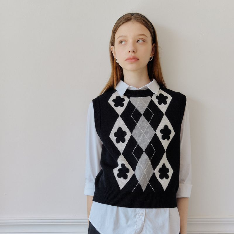 yuppe（ヤッピー）の「フラワージャカードベスト / FLOWER JACQUARD VEST_BLACK（トップス）」
