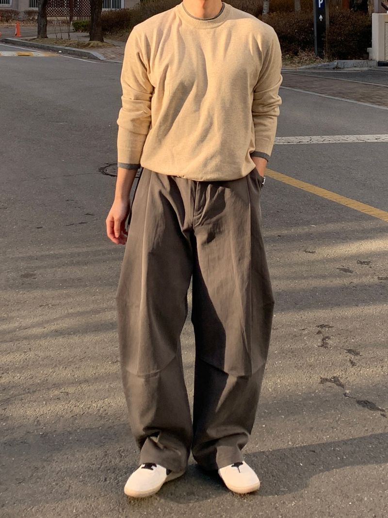Frange Over Curved Pants