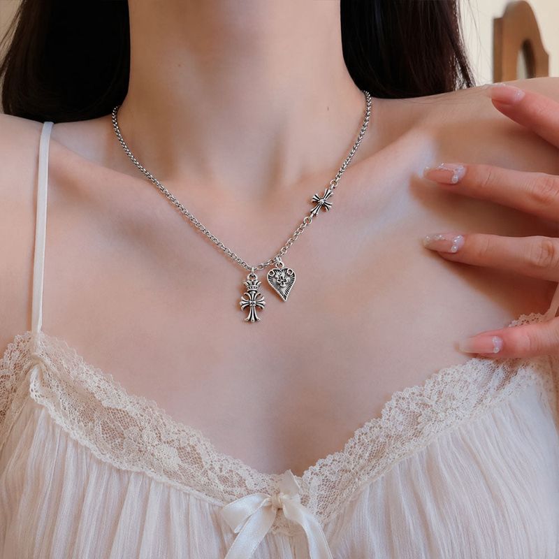 EX LOVE（イーエックスラブ）の「ハート クロス レイヤード ヴィンテージ ネックレス（アクセサリー）」