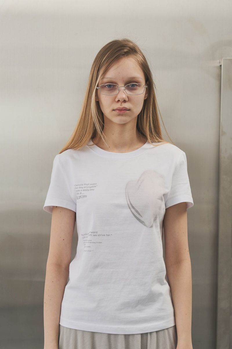 E.zKIm（イージーキム）の「ハートプリントTシャツ（トップス）」