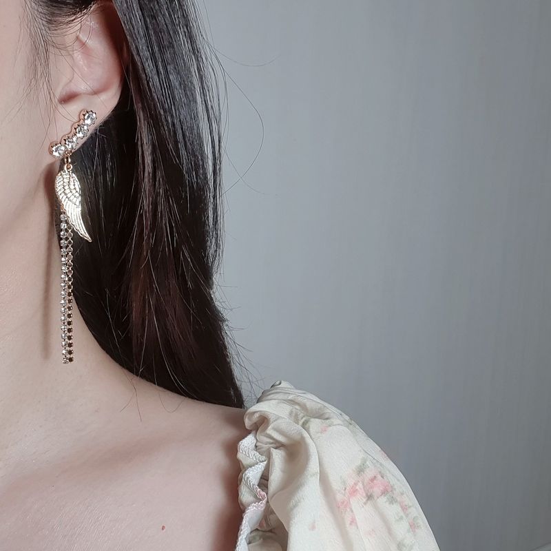 Moon Angel Earring - Gold
