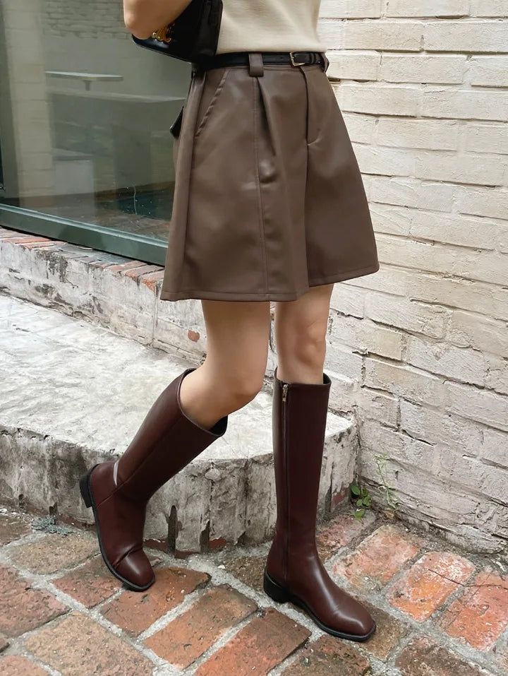 iam mari（アイアム マリ）の「Rabl Leather Pintuck Banding Half Pants（Pants）」