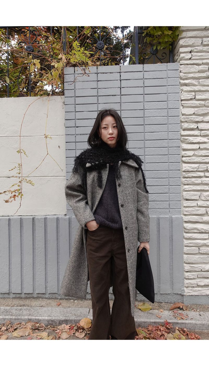 Grain collar raglan coat