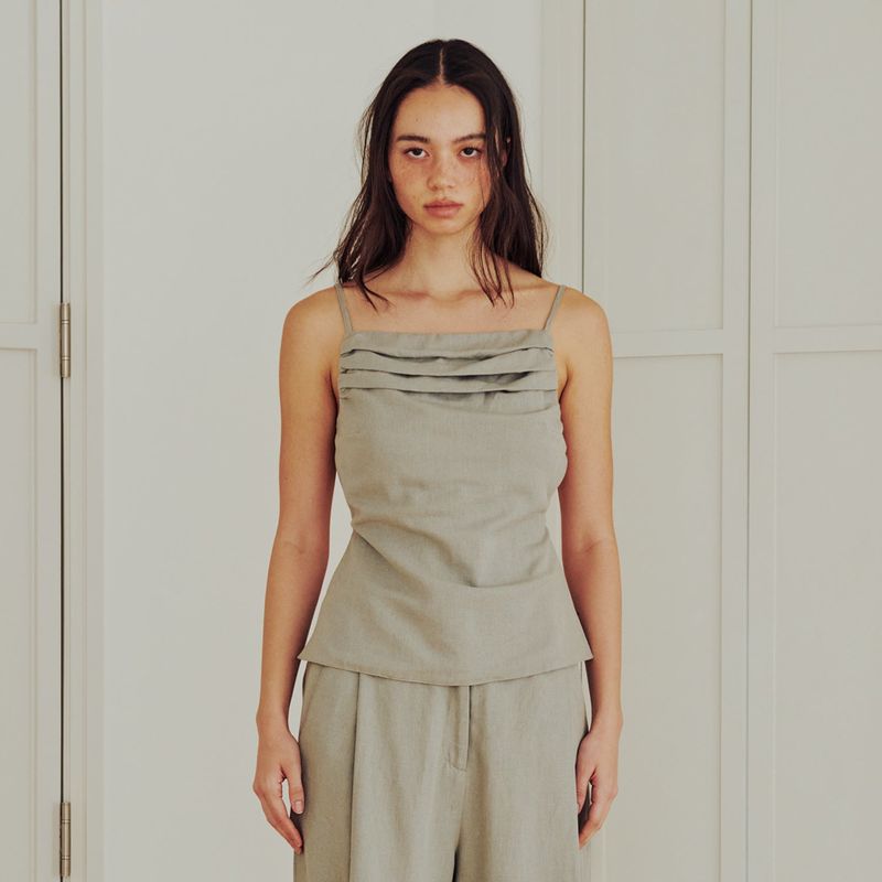 13MONTH(サーティーンマンス)の「Linen Backless Top (BEIGE)(Tops)」