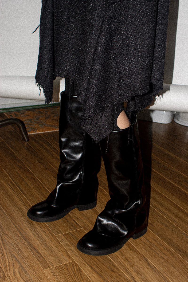 shirring boots cut boots