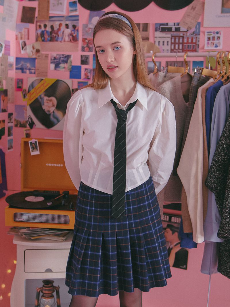 vem.ver(ベムバー)の「CROP PUFF BLOUSE_WHITE(Tops)」