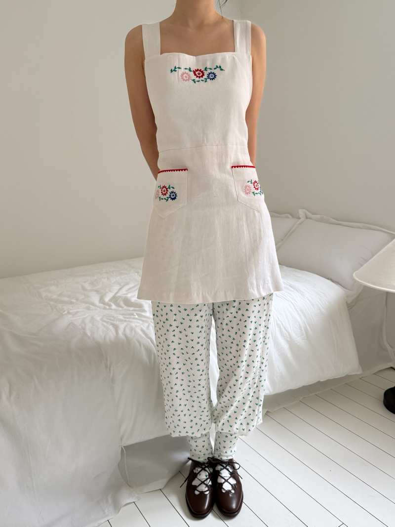 needlepoint apron dress 