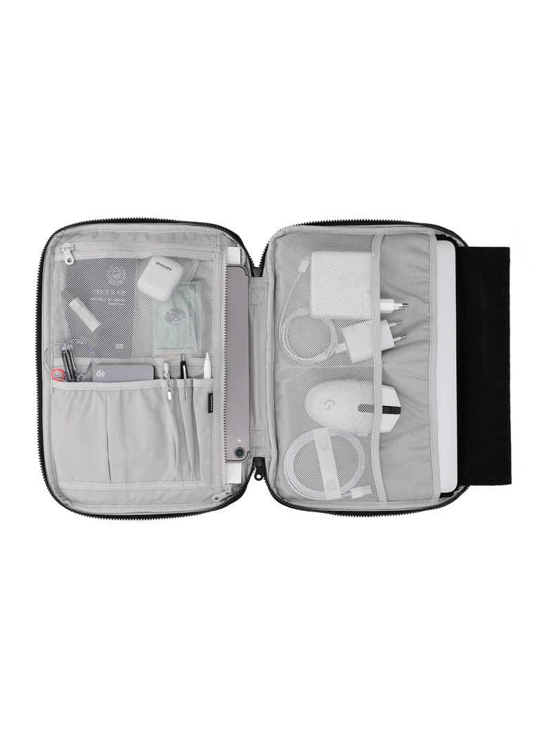 AERO LAPTOP POUCH MEDIUM / BLACK