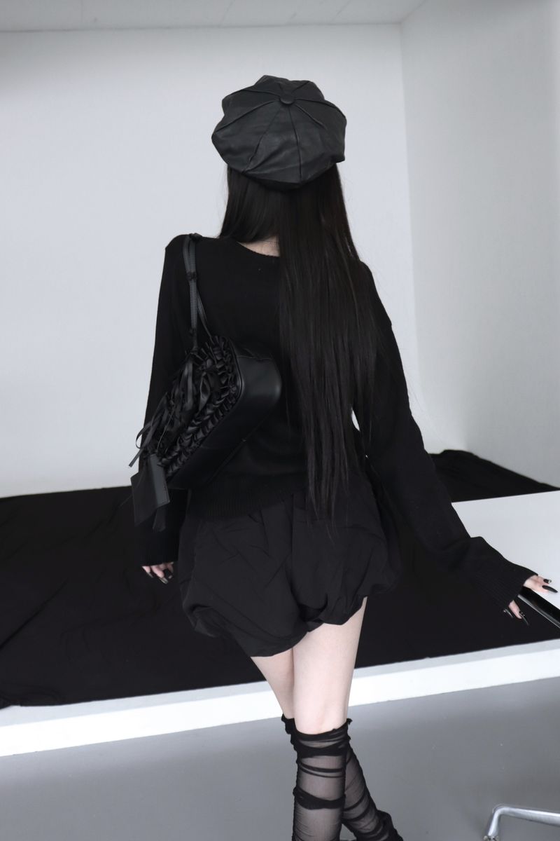 black leather ribbon bag
