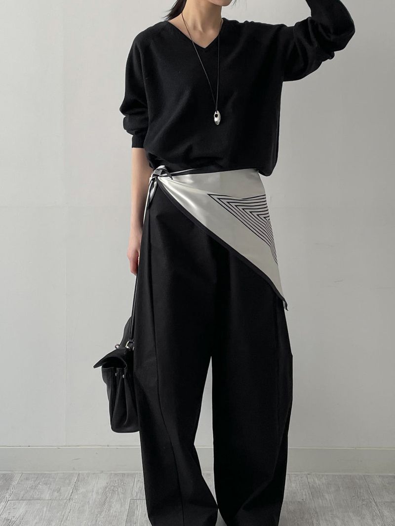 Caro V-neck Loose Fit Knit