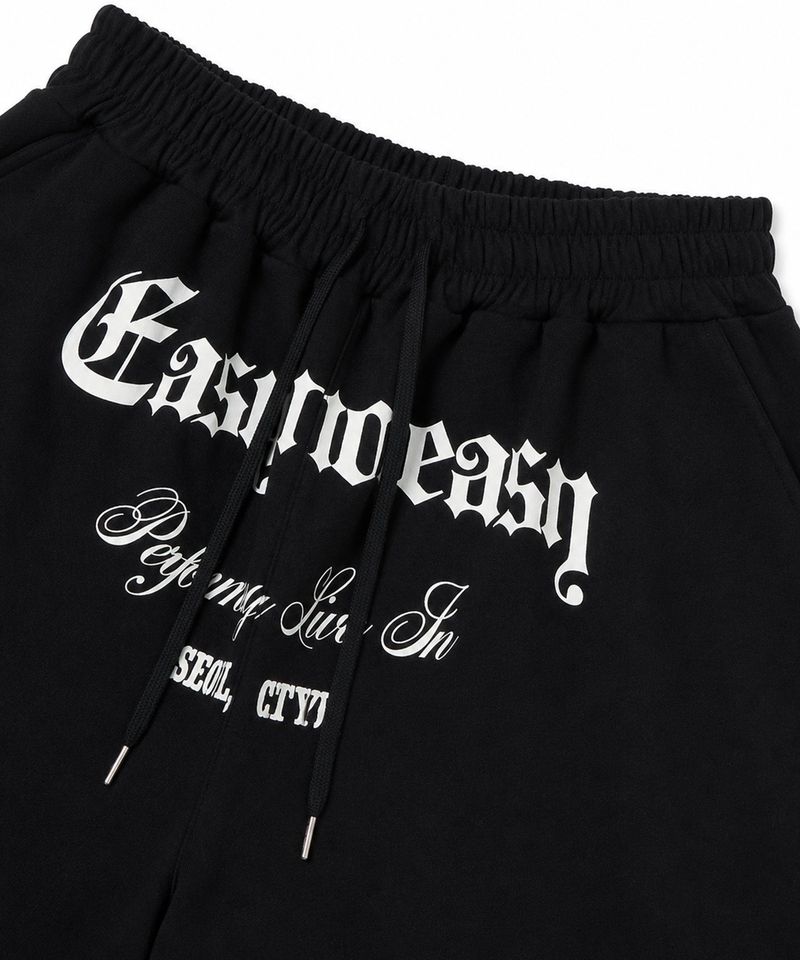 Gothic lettering Bermuda sweatpants - Black