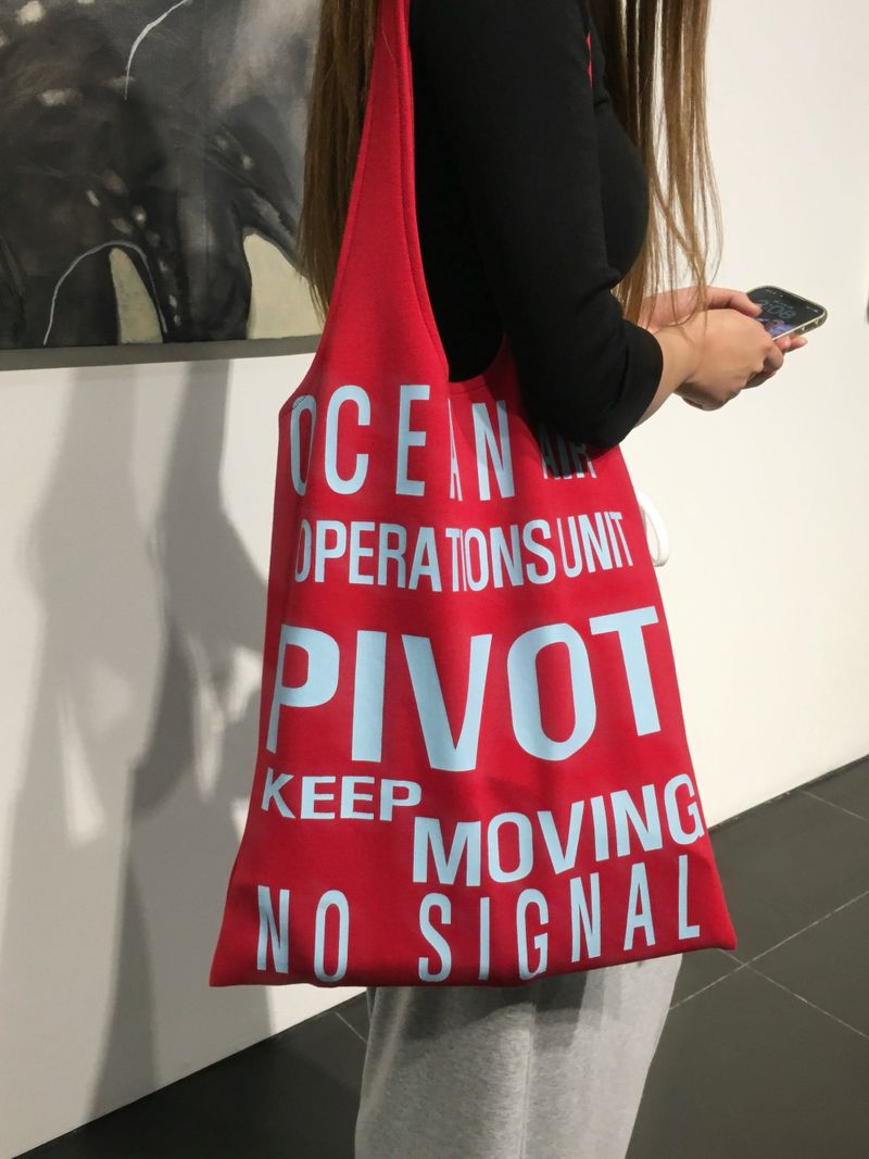 Keep Moving One-Cut Shoulder Bag (3c)