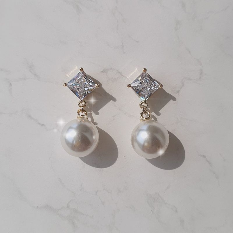 ダイアモンドパールピアス