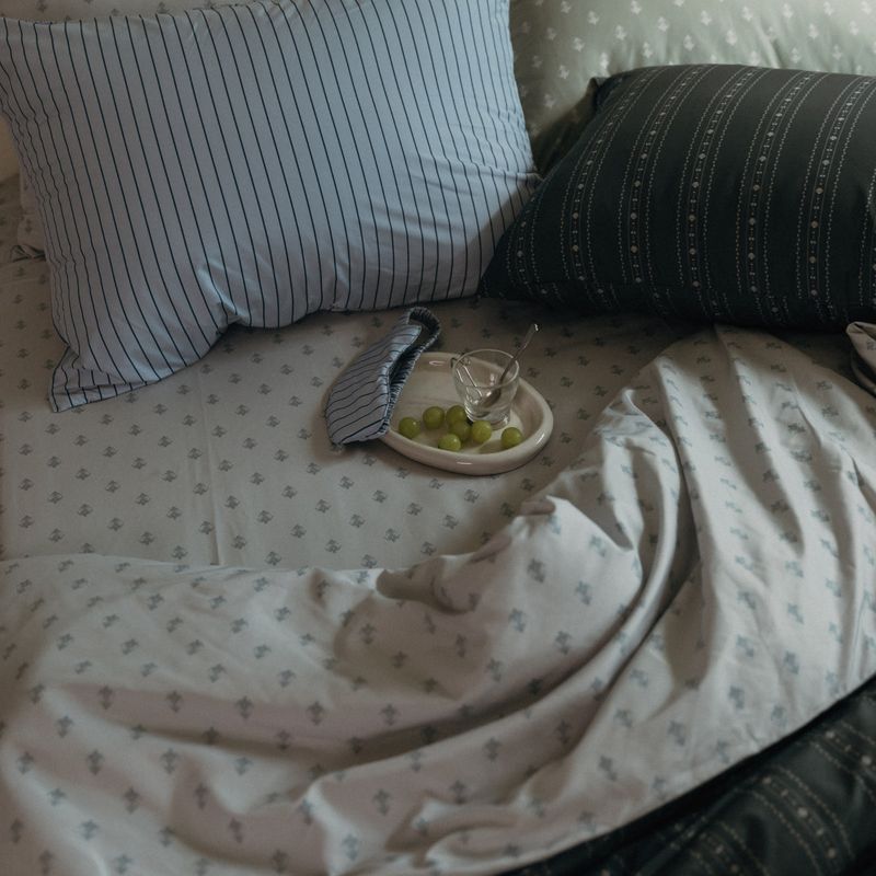 Dust-Free Fleur - Navy Duvet Cover - K size