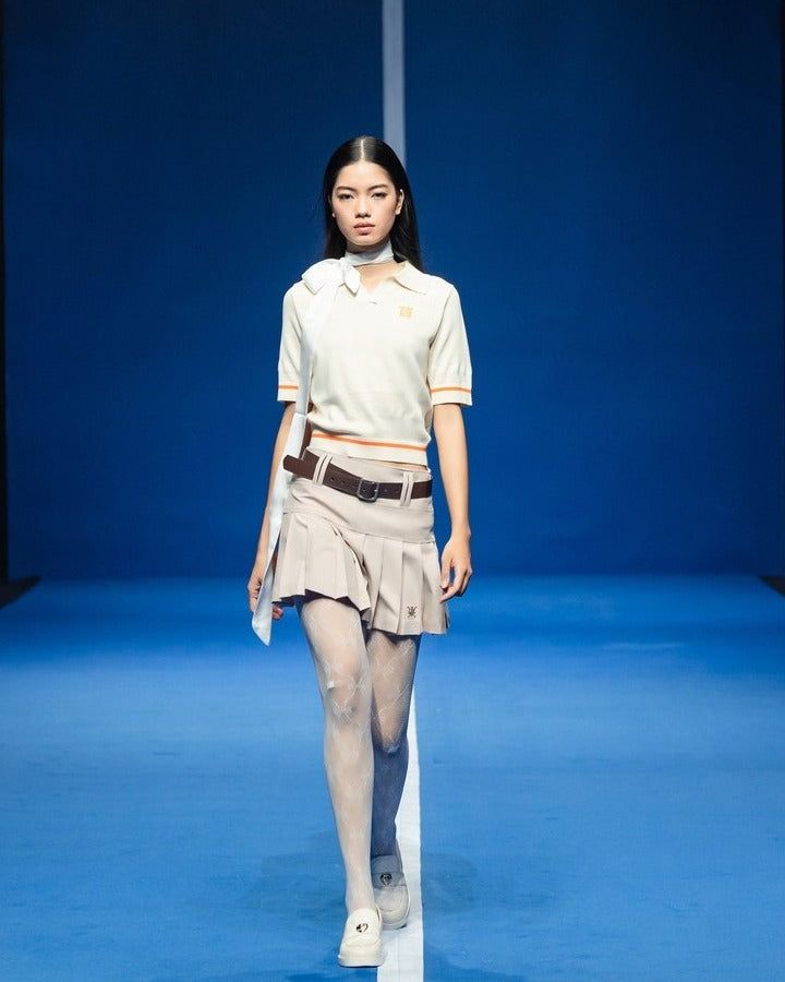DVRK PRIVÉ BUTTONLESS POINTELLE KNITTED CROPPED POLO - CREAM