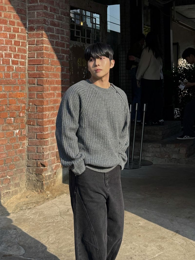 Going diagonal zipper knitwear