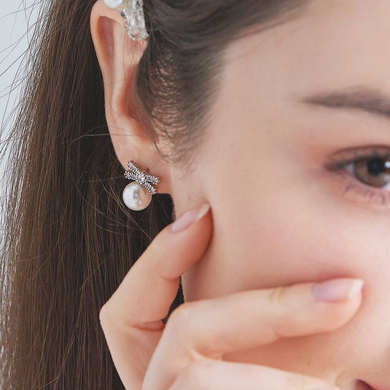 LOVESOME PEARL EARRINGS