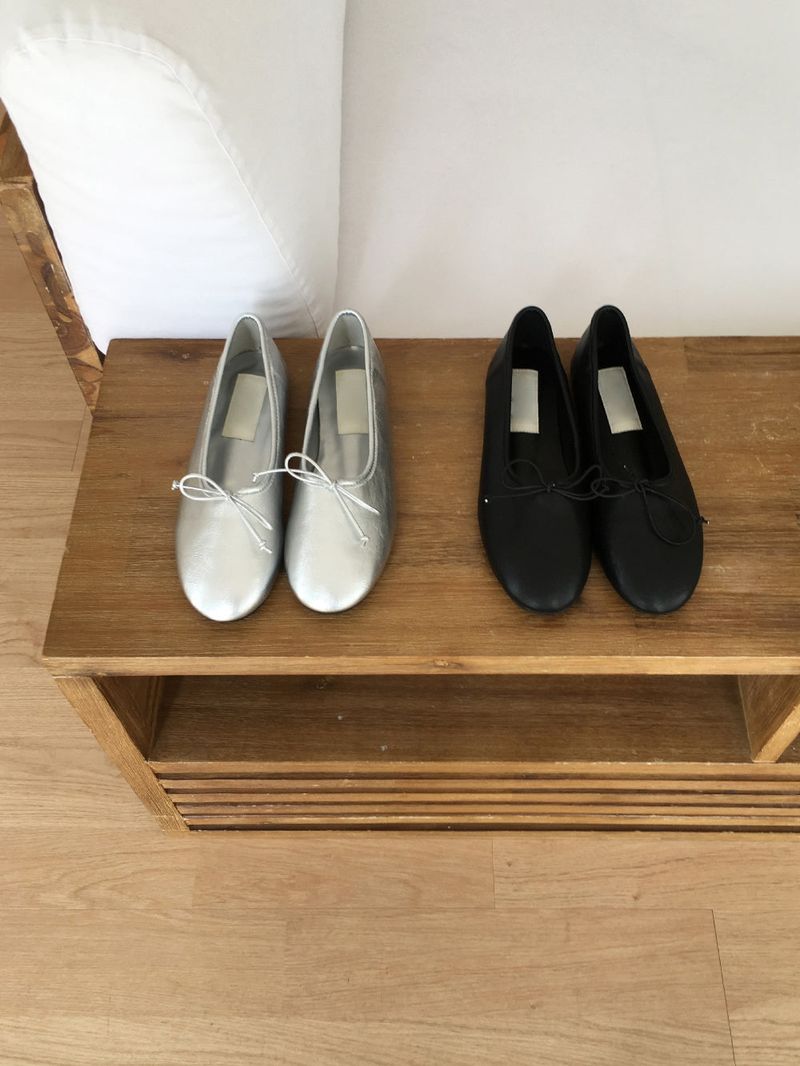 Soft ribbon flats