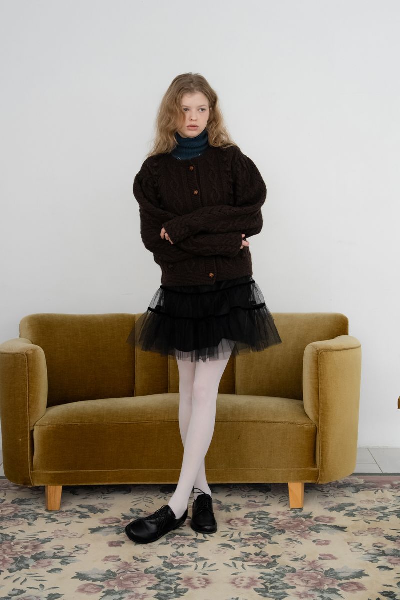 Grandma pom cardigan_brown