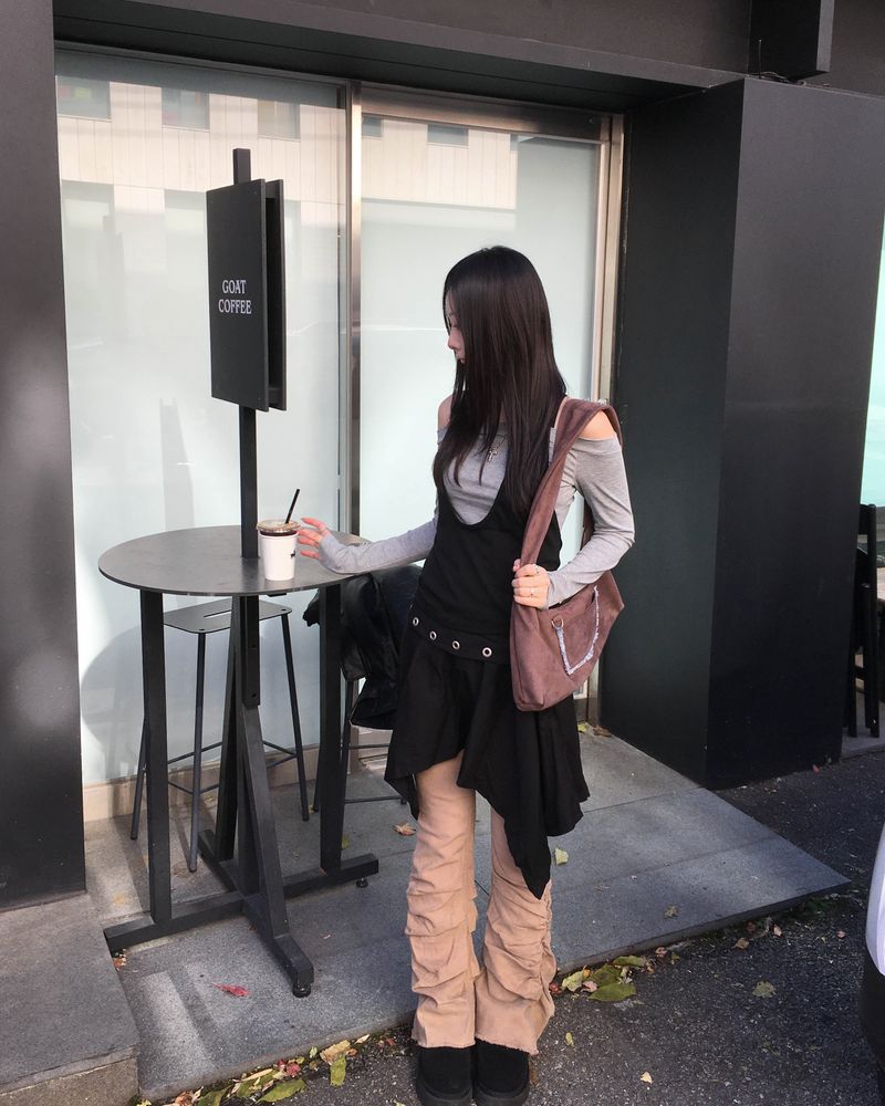Eyelet flare skirt