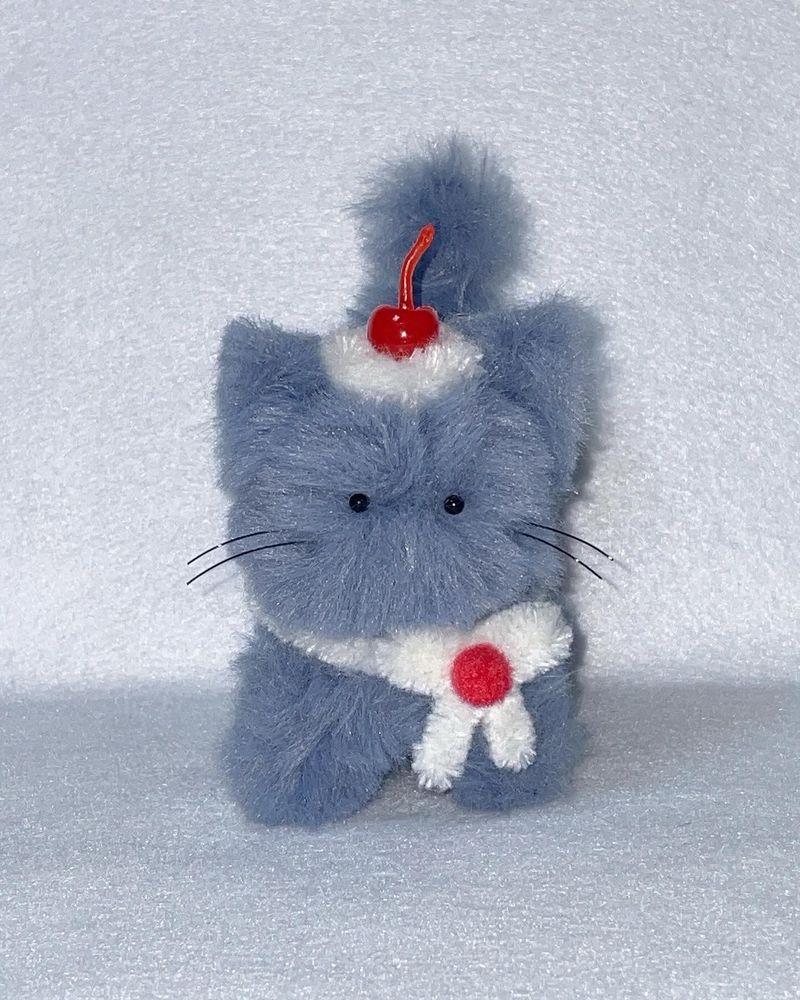Cherry myomyo cat keyring