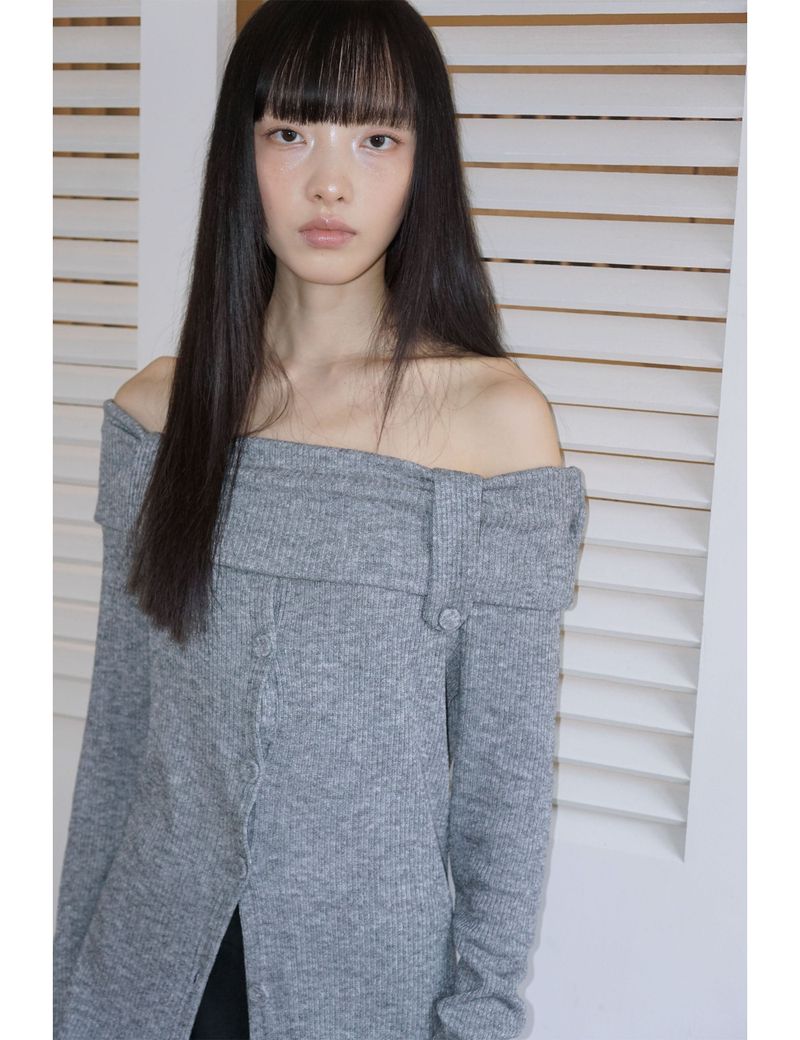 BUTTON OFF-SHOULDER KNIT(GREY)
