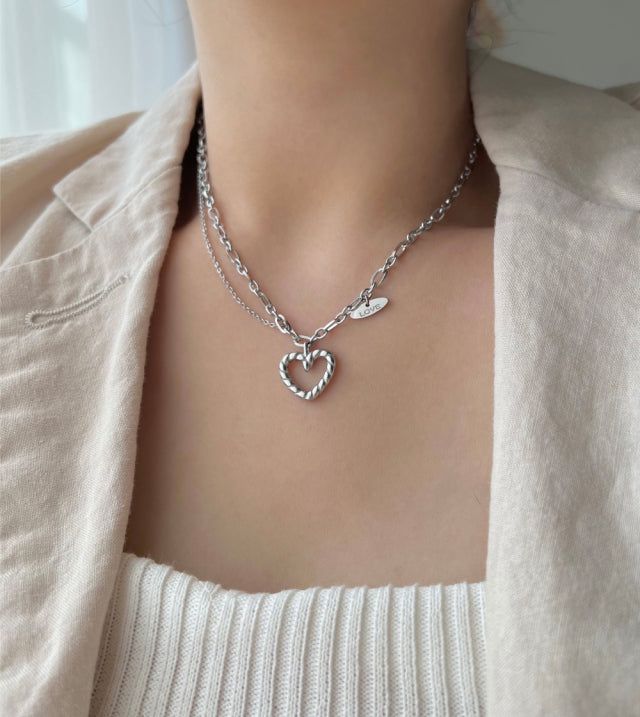 Acer rojo(アセルロジョ)の「havo Bold, two-line chain, kitsch, hip, heart necklace(Accessories)」