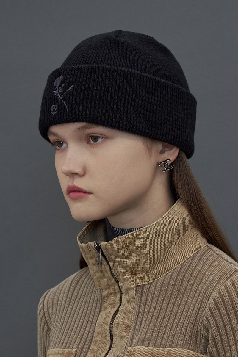 ROSE KNIT BEANIE