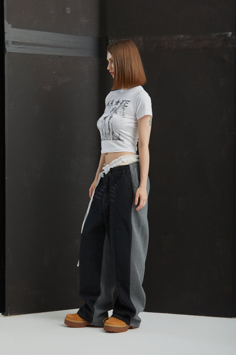 FRIENDS CROPPED T-SHIRT