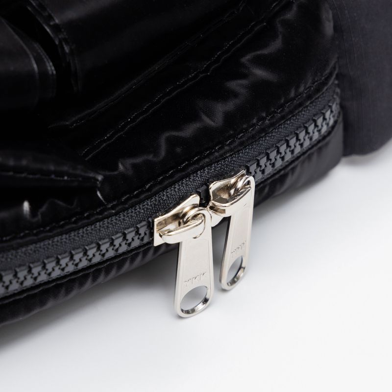 Knotted Micro Padding Bag (Glossy-Black)