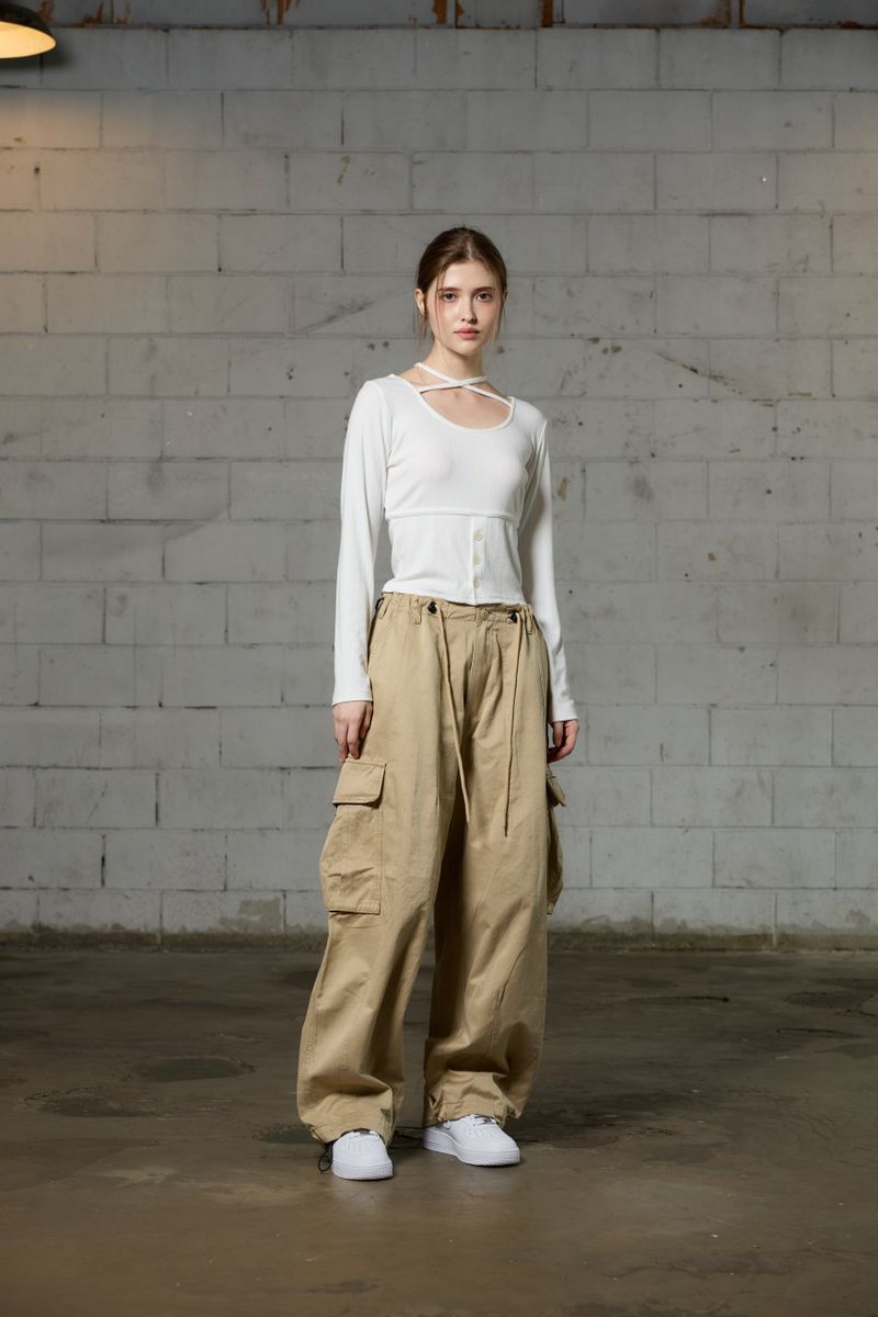 ARO WIDE CAGO PANTS / BIEGE