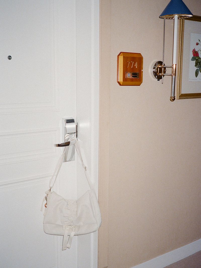 Ruffle envelope bag_ivory