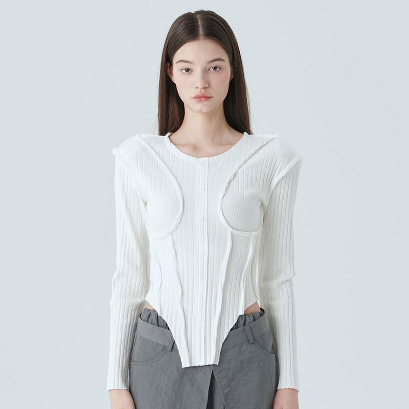 MOIFAIRE(モイフェア)の「CUT-OFF LINE TOP / WHITE(Tops)」