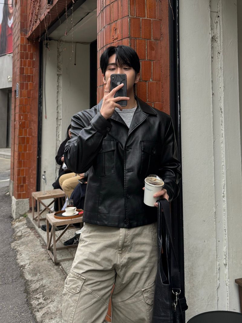 AVAND(アバンド)の「Millie cropped leather blazer jacket(Jackets/Outerwear)」