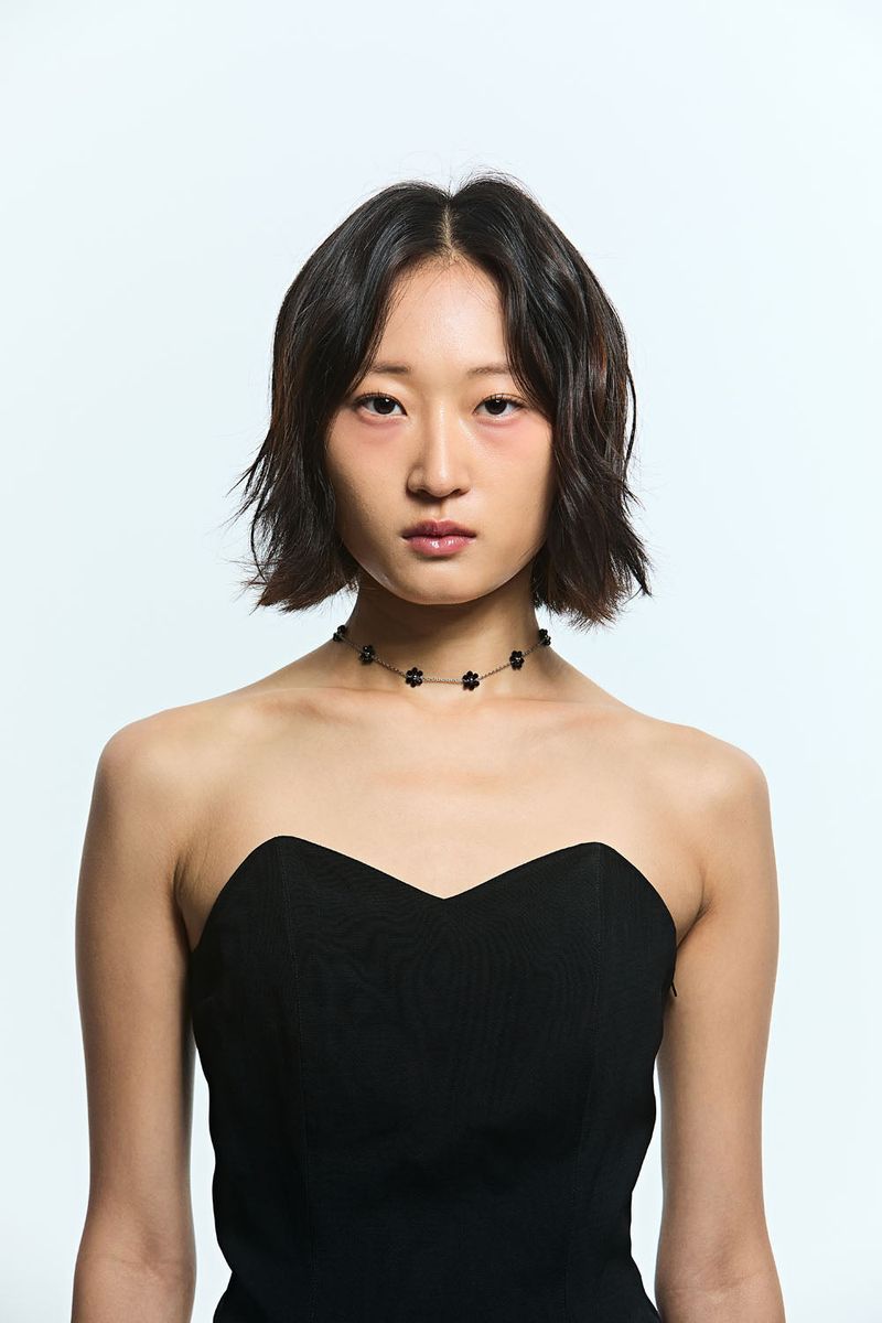 Bead flower choker