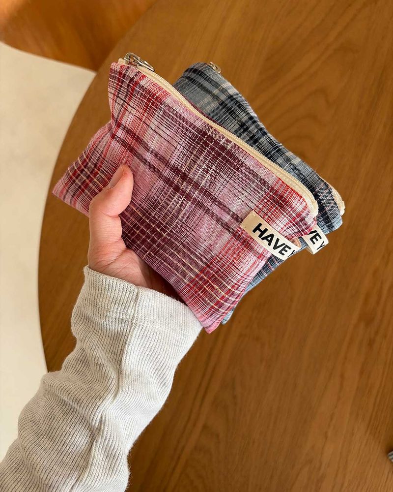 Linen tatan check flat pouch - blue , M size