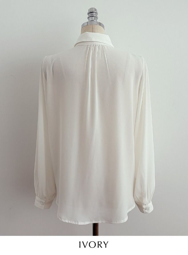 Nero Collar Shirring Hidden Button Puff Blouse