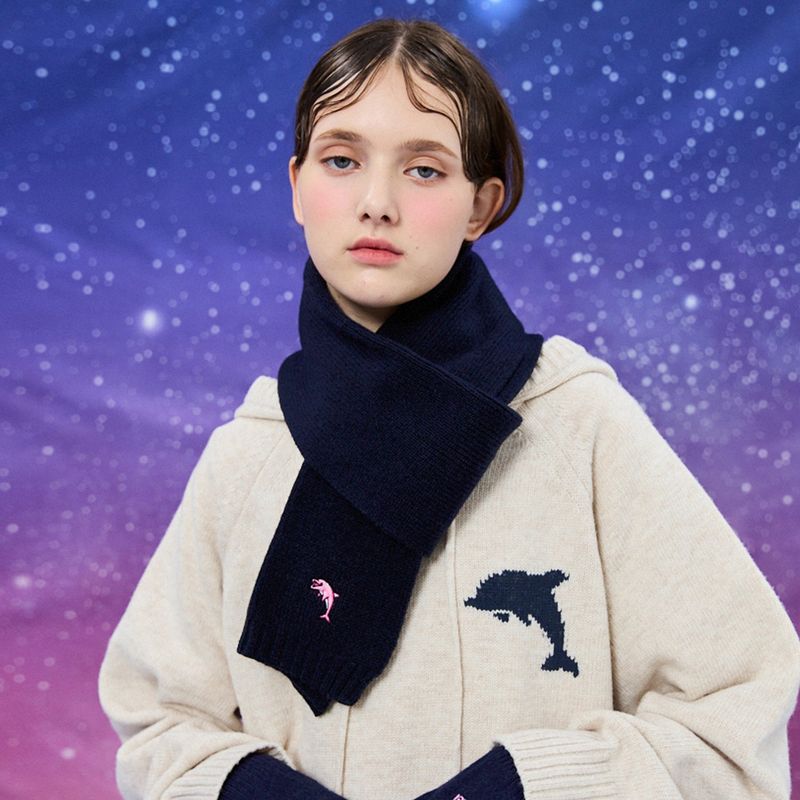 Dolphin cashmere muffler