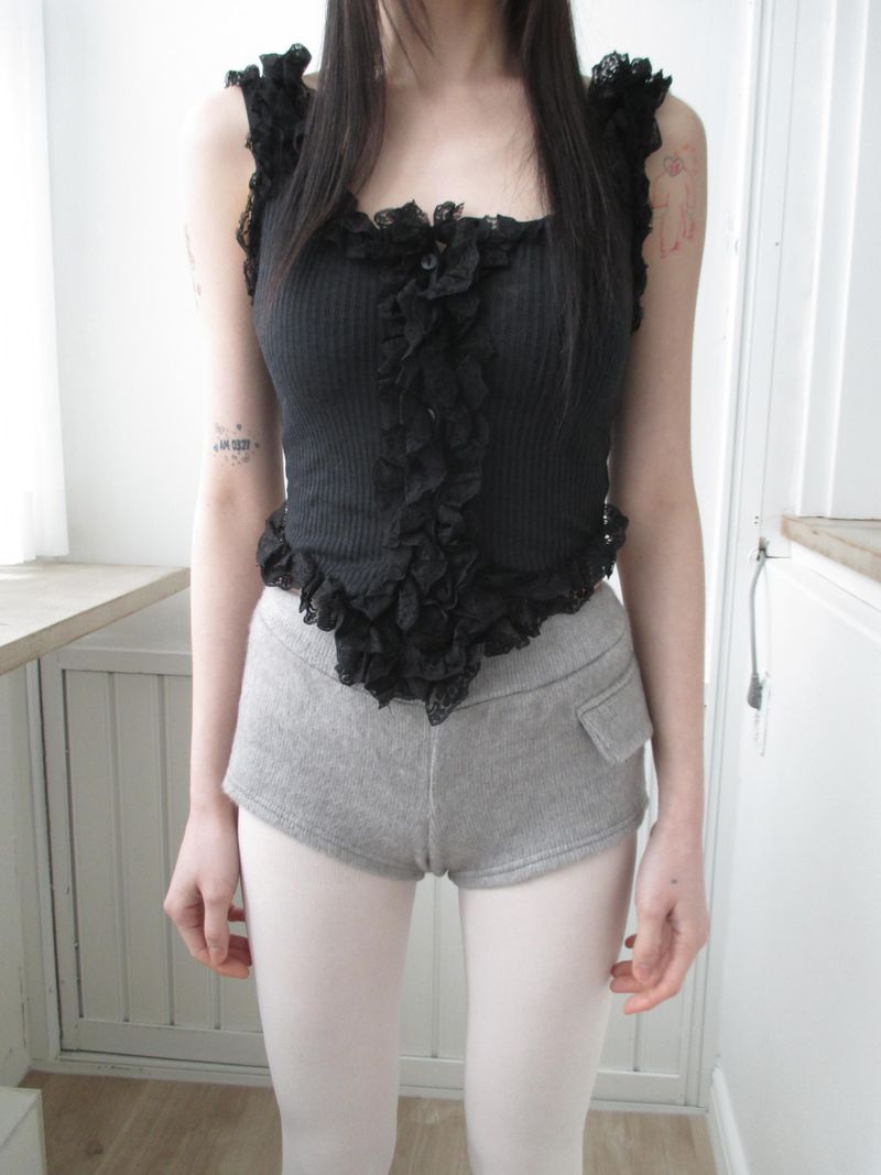 lace ruffle golgi slvl