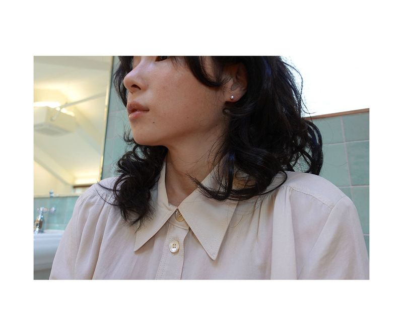 Tiny flat pearl earrings (silver925)