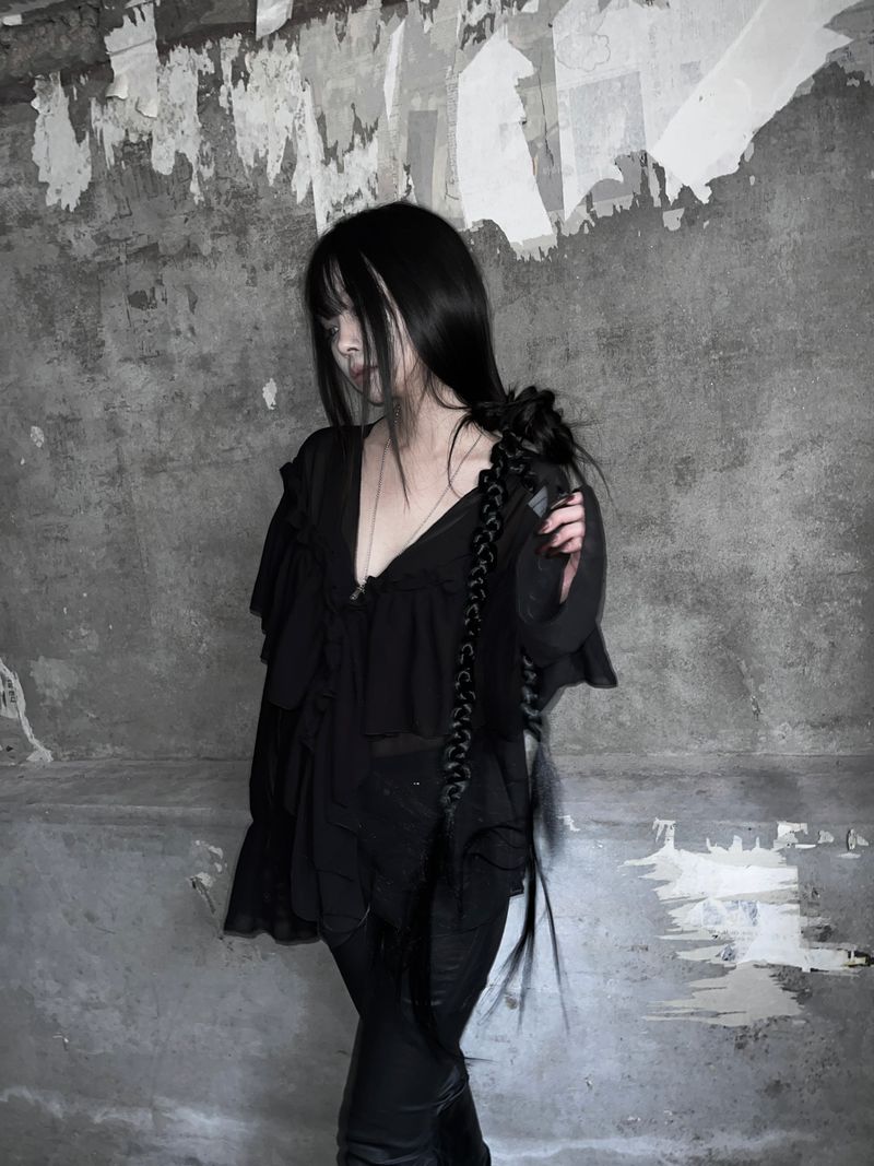 chiffon ruffle v-neck sheer blouse (2color)