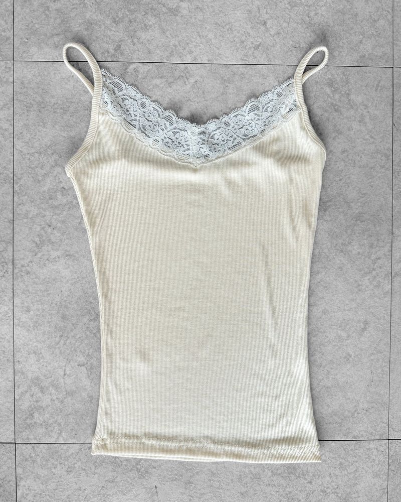 MORE LACE STRAP CAMI