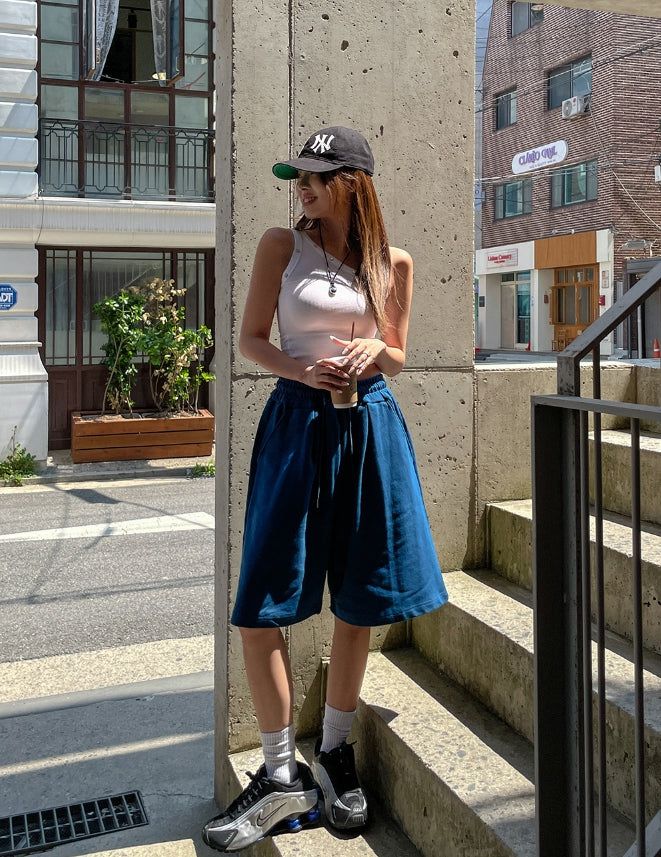 Low rivet one shoulder sleeveless
