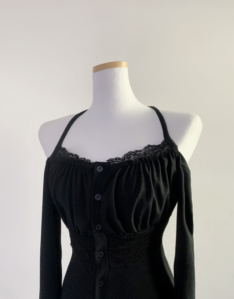 Brissen lace off-shoulder top (black)