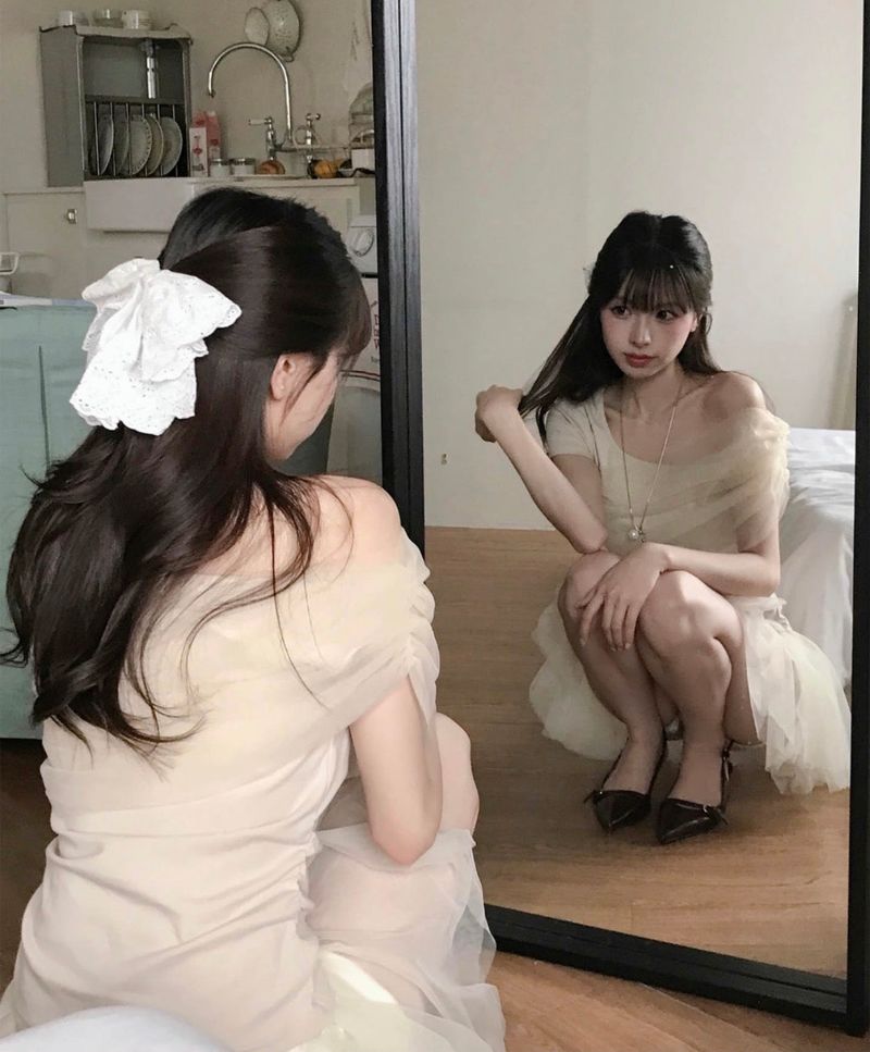 joan button sha lace mini sk