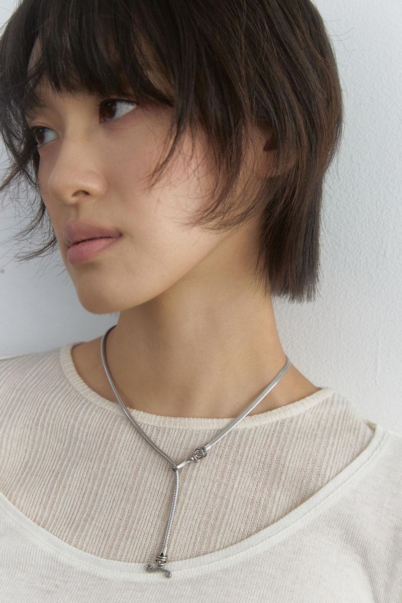 Flat round necklace